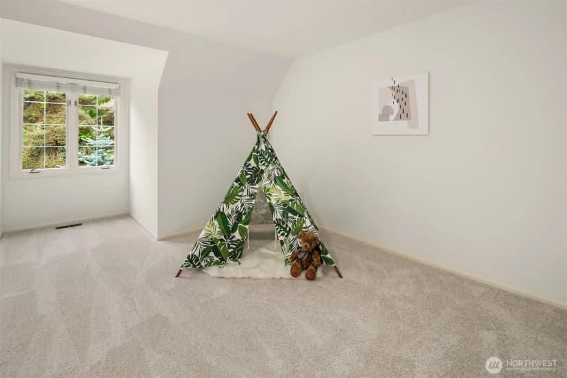 Property photo for 16701 Saybrook Drive Ne, Woodinville photo 29