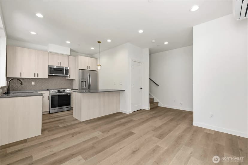 Property photo for 2230 D Nw 60th Street, Seattle photo 4