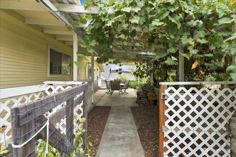 Property photo for 116 E Farnham Avenue, Chelan photo 17