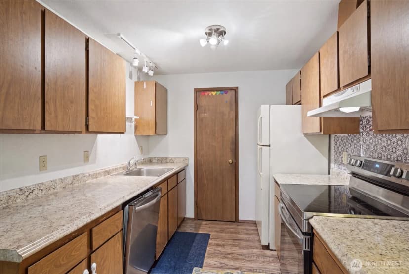 Property photo for 14001 35th Avenue Ne, Seattle photo 14