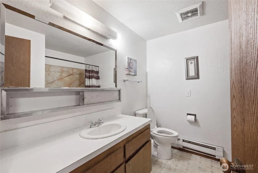 Property photo for 14001 35th Avenue Ne, Seattle photo 23