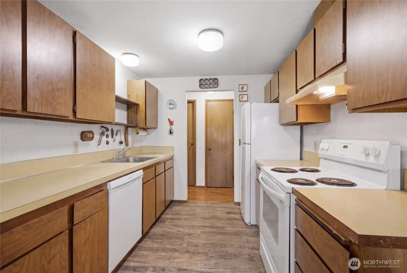 Property photo for 14001 35th Avenue Ne, Seattle photo 10