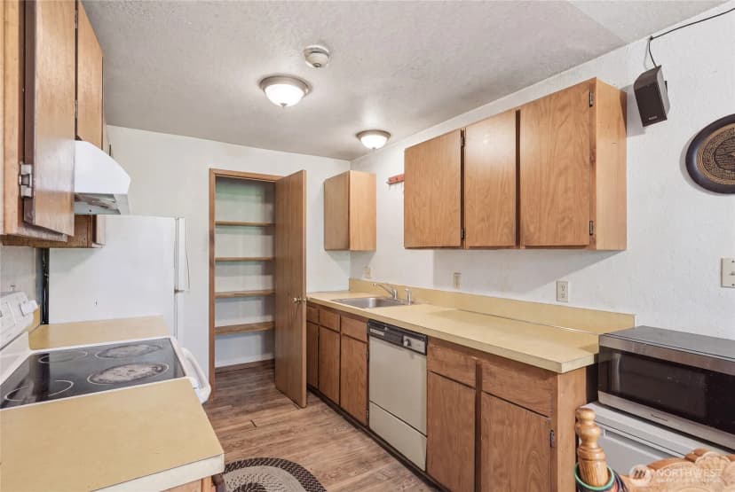 Property photo for 14001 35th Avenue Ne, Seattle photo 22
