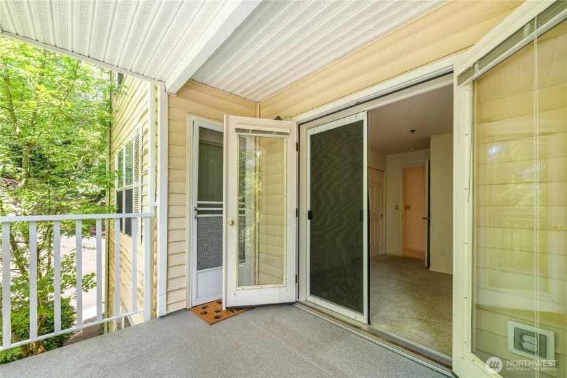 Property photo for 2540 118th Avenue Se #202, Bellevue photo 28