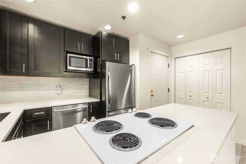 Property photo for 2540 118th Avenue Se #202, Bellevue photo 20