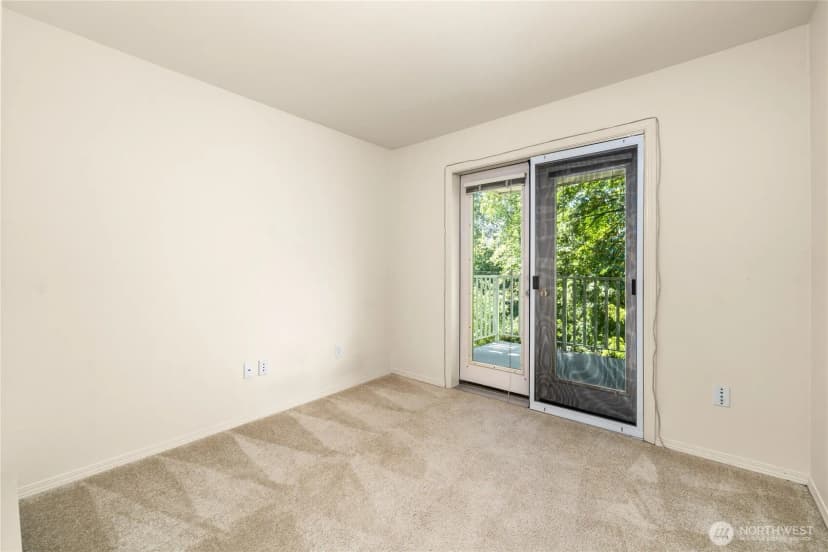 Property photo for 2540 118th Avenue Se #202, Bellevue photo 11