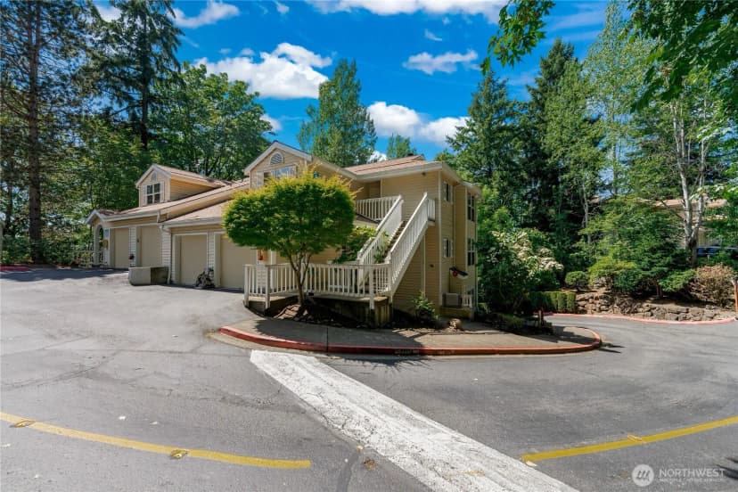 Property photo for 2540 118th Avenue Se #202, Bellevue photo 32