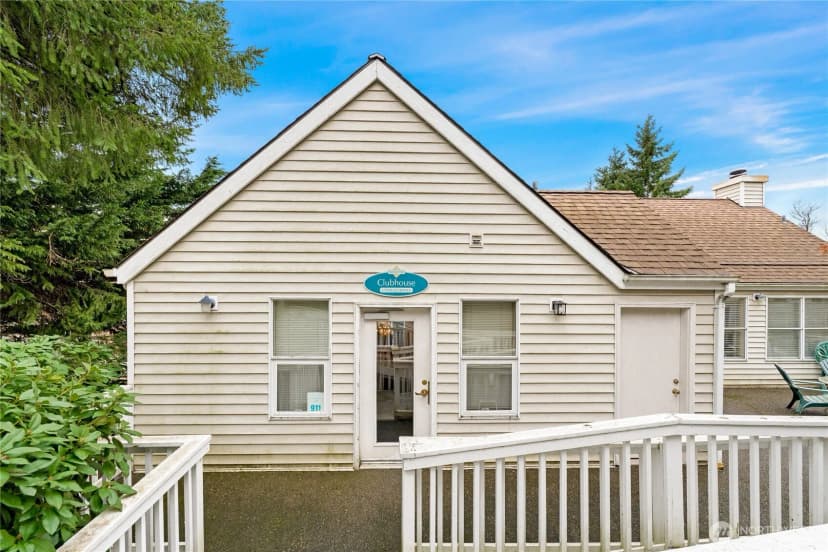 Property photo for 2540 118th Avenue Se #202, Bellevue photo 34