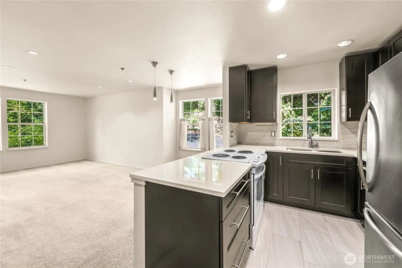 Property photo for 2540 118th Avenue Se #202, Bellevue photo 15