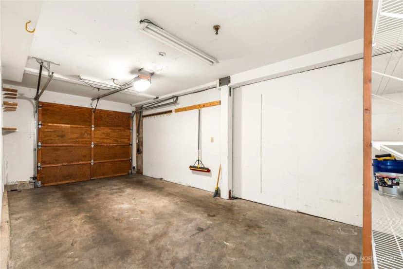 Property photo for 2540 118th Avenue Se #202, Bellevue photo 29