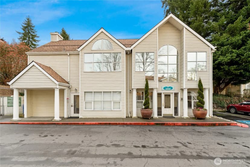 Property photo for 2540 118th Avenue Se #202, Bellevue photo 34