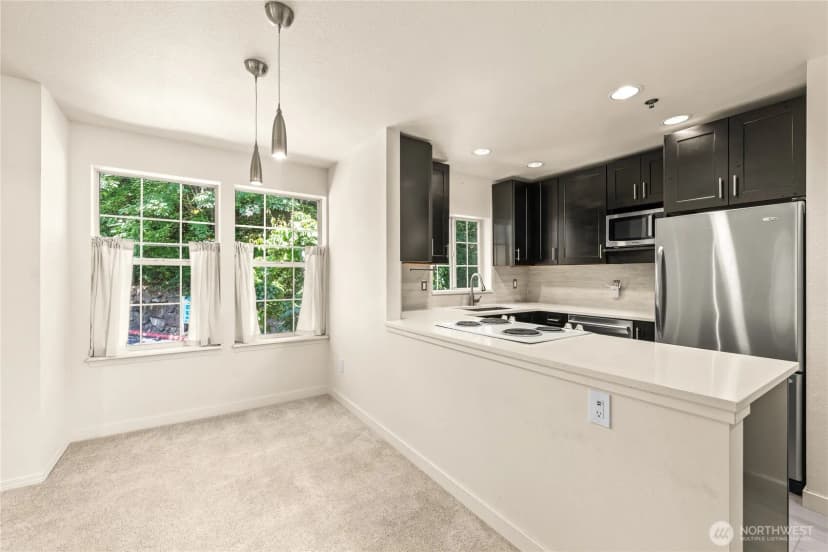 Property photo for 2540 118th Avenue Se #202, Bellevue photo 8