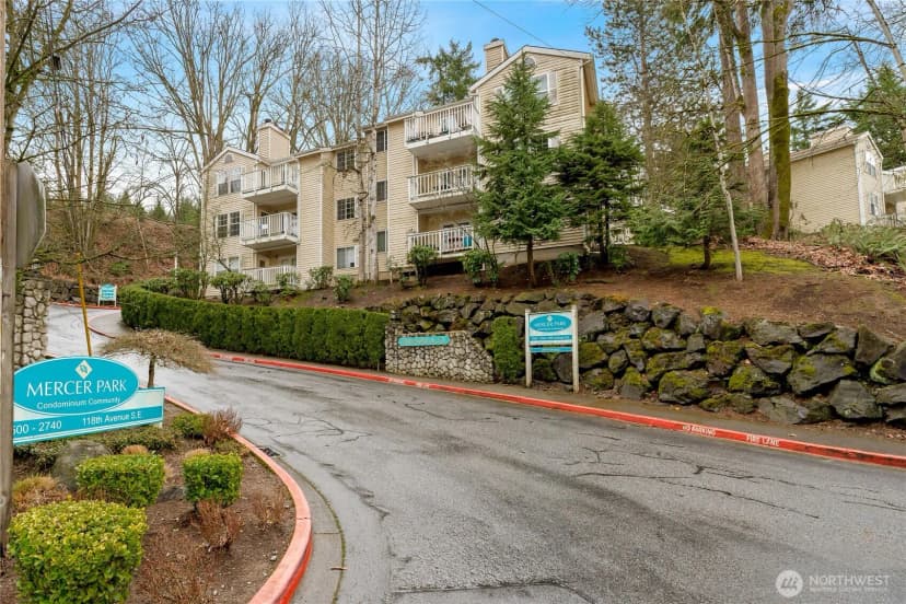 Property photo for 2540 118th Avenue Se #202, Bellevue photo 32