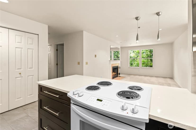 Property photo for 2540 118th Avenue Se #202, Bellevue photo 20