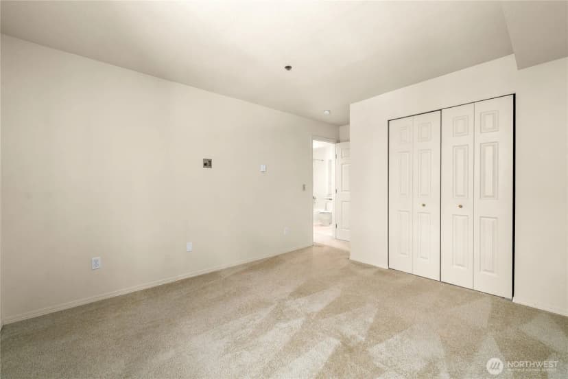 Property photo for 2540 118th Avenue Se #202, Bellevue photo 22