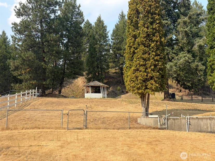 Property photo for 499 W 9th Street, Republic photo 27