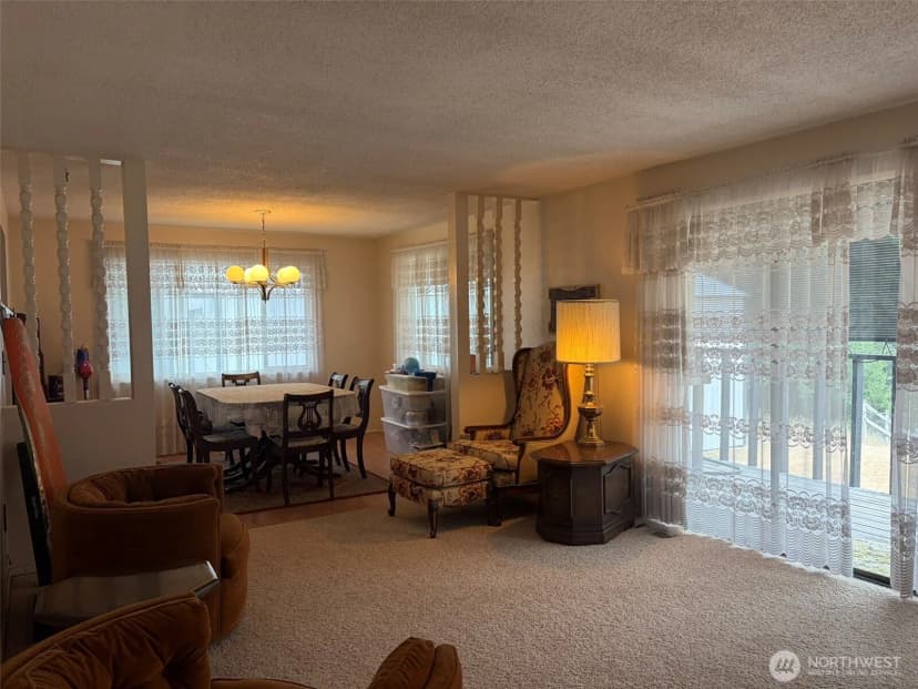 Property photo for 499 W 9th Street, Republic photo 9
