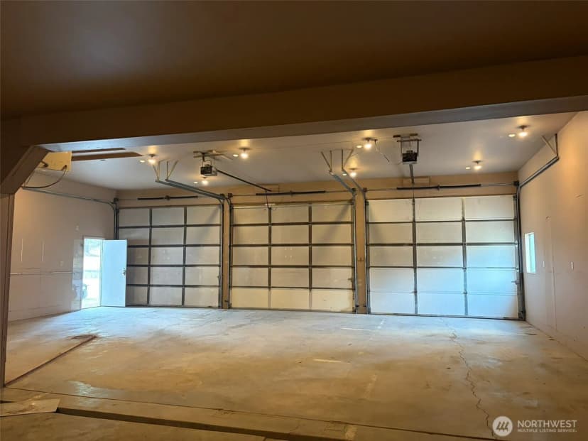 Property photo for 499 W 9th Street, Republic photo 37