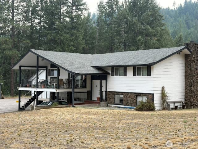 Property photo for 499 W 9th Street, Republic