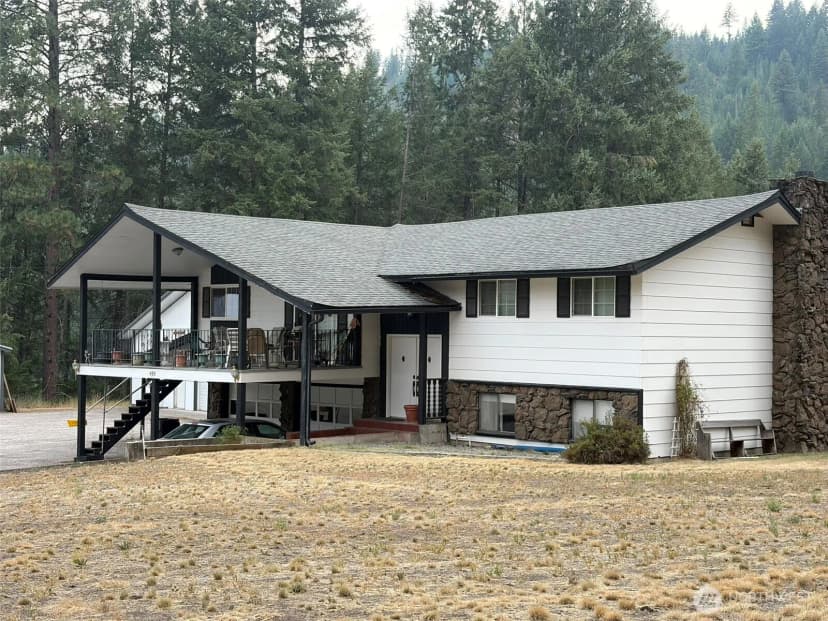Property photo for 499 W 9th Street, Republic