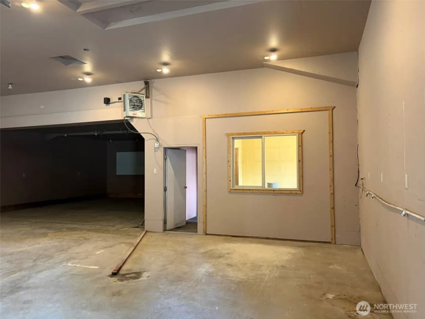 Property photo for 499 W 9th Street, Republic photo 32