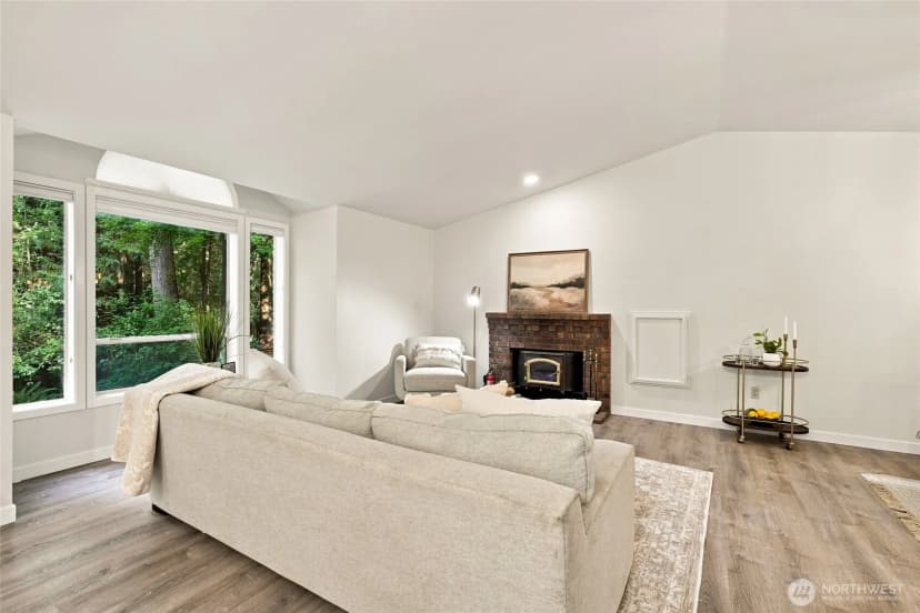 Property photo for 3020 E Ames Lake Drive Ne, Redmond photo 6