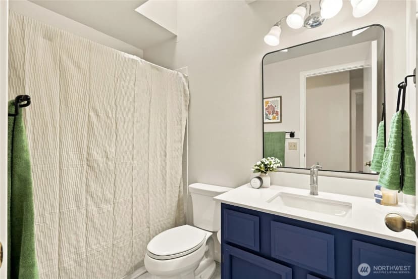 Property photo for 3020 E Ames Lake Drive Ne, Redmond photo 18