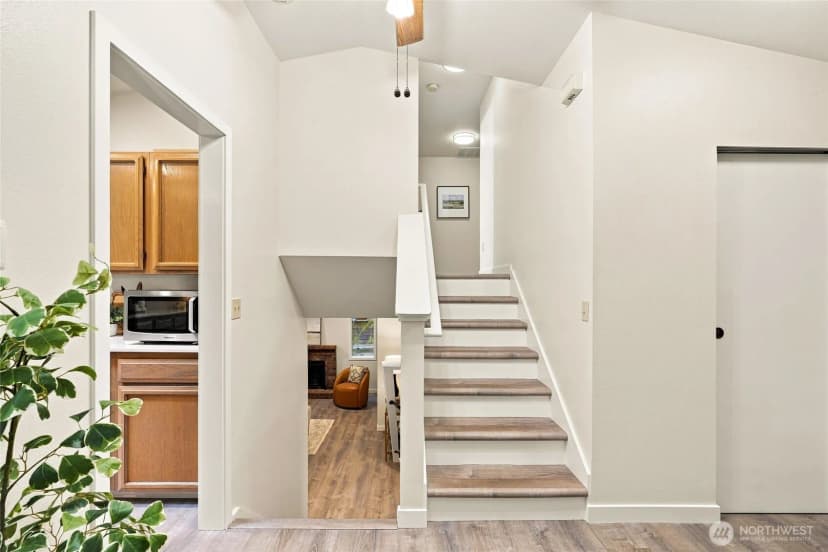 Property photo for 3020 E Ames Lake Drive Ne, Redmond photo 12