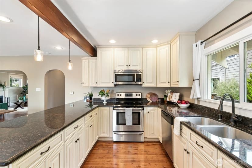 Property photo for 1605 N Stevens Street, Tacoma photo 11