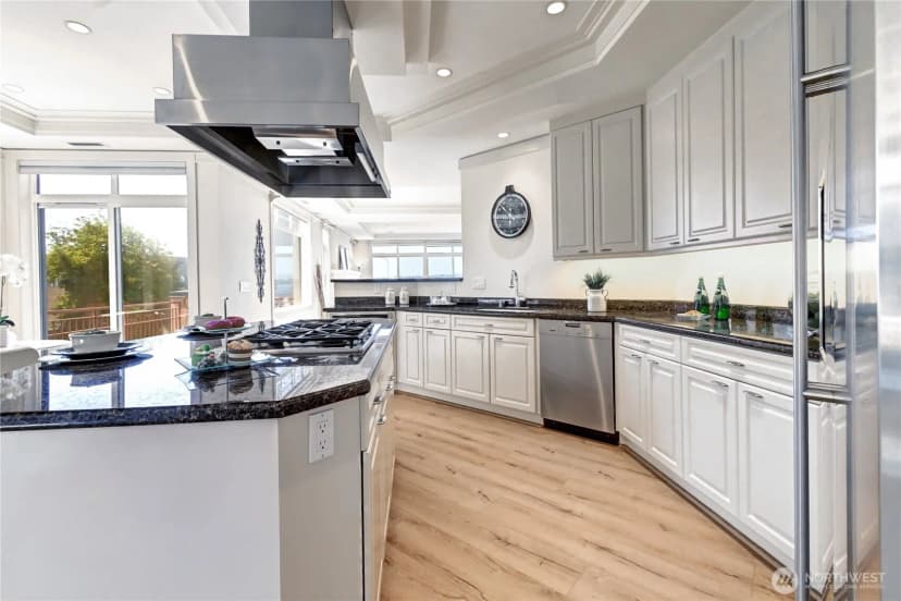 Property photo for 528 Lake Street S #a201, Kirkland photo 15