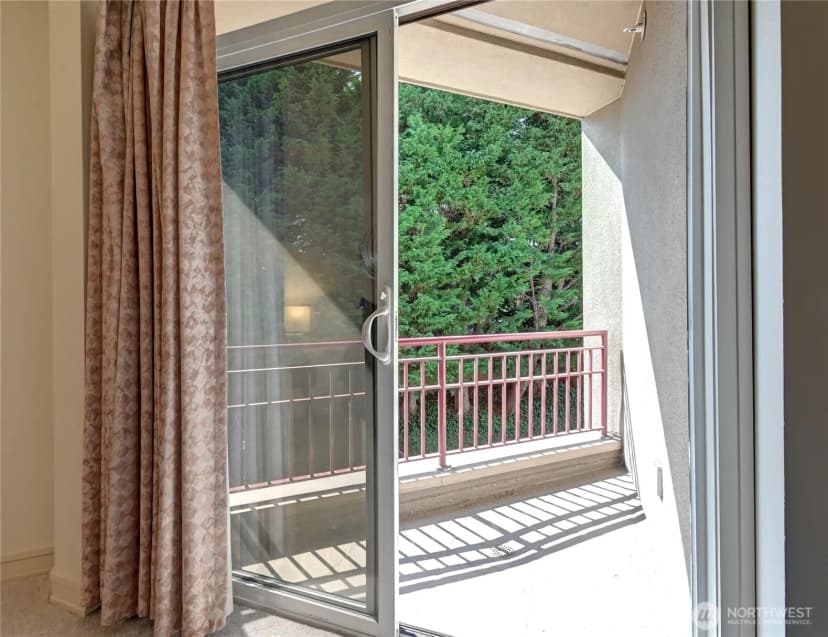 Property photo for 528 Lake Street S #a201, Kirkland photo 13