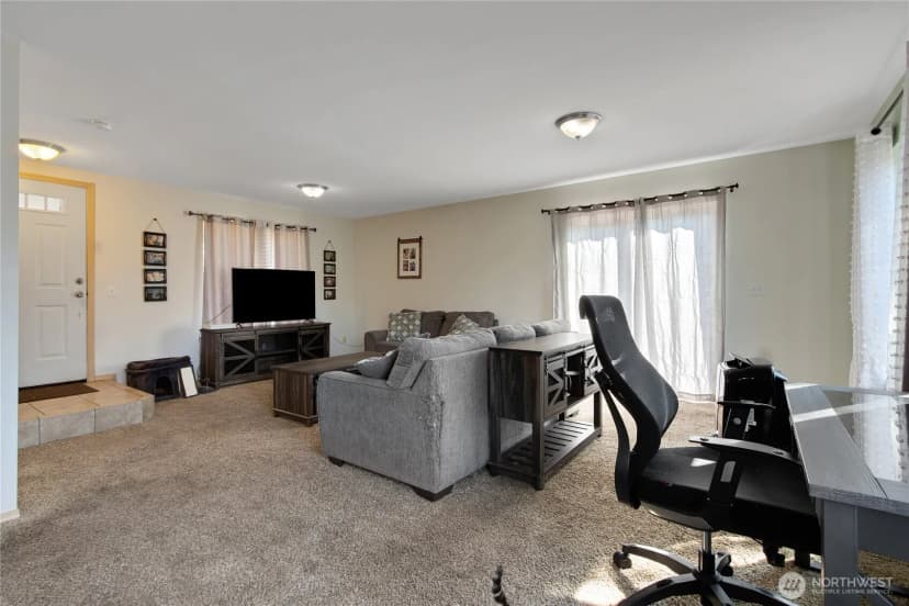 Property photo for 31512 61st Avenue S, Roy photo 13