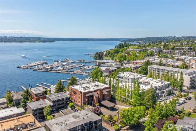Property photo for 311 S 2nd Street #101, Kirkland photo 2