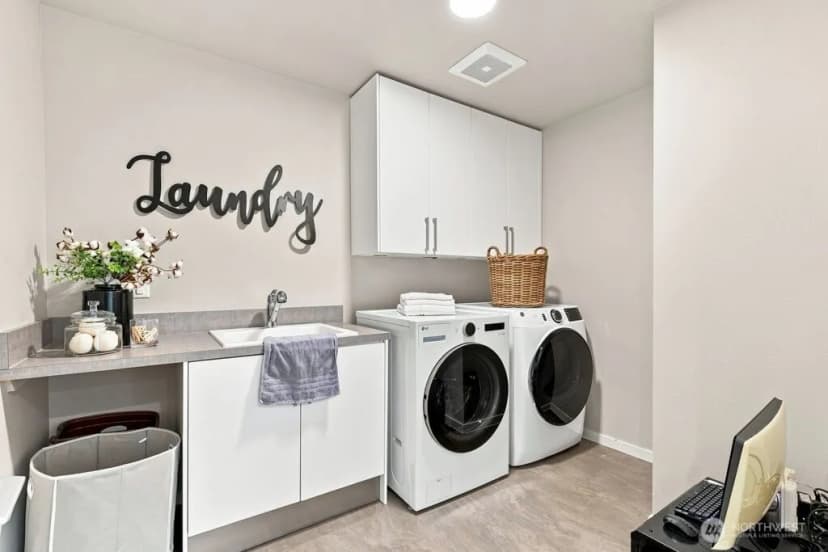 Property photo for 33569 Walnut Avenue Se, Black Diamond photo 24