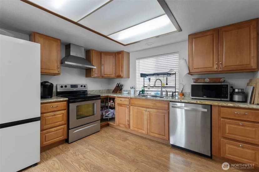 Property photo for 10319 Se 228th Street, Kent photo 6