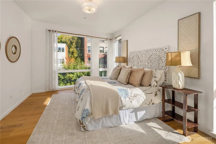 Property photo for 627 13th Avenue E, Seattle photo 14