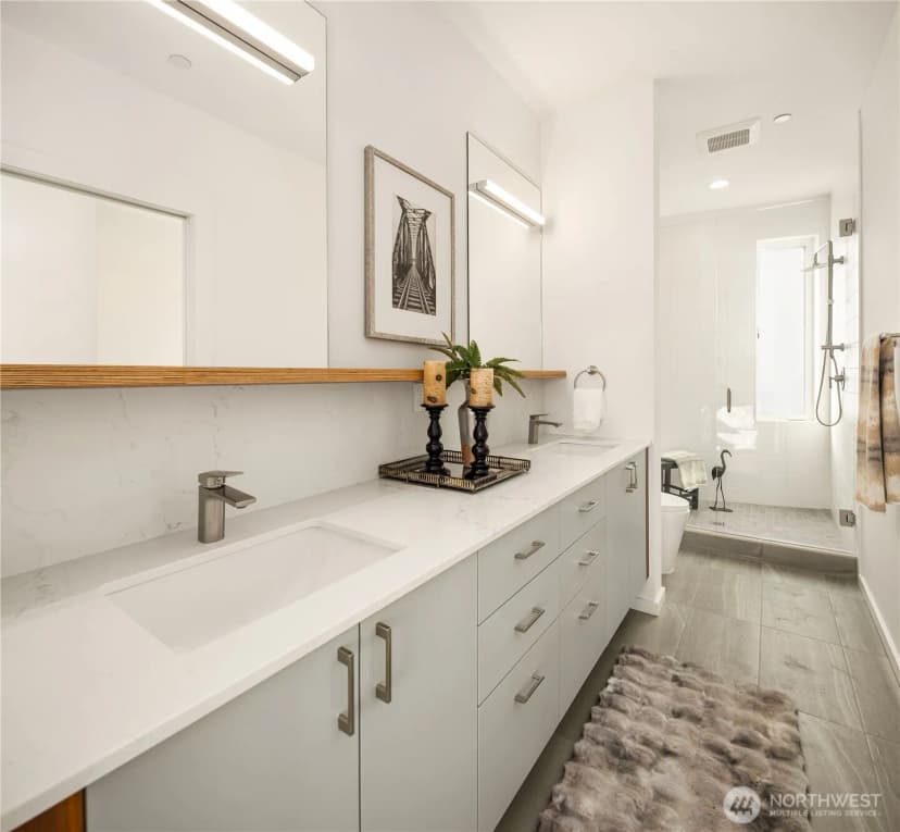 Property photo for 627 13th Avenue E, Seattle photo 16