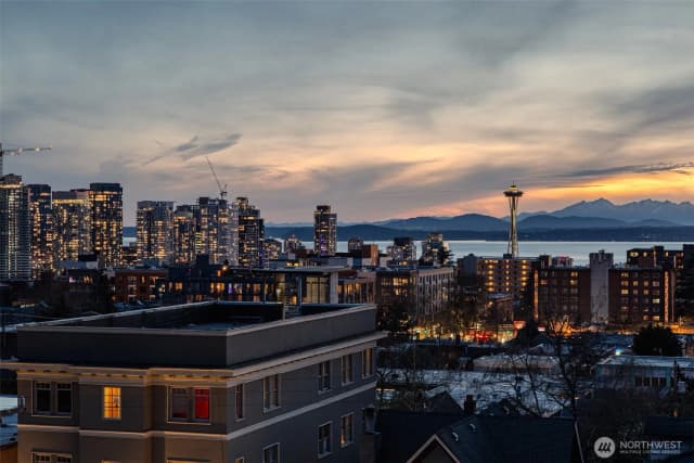 Property photo for 627 13th Avenue E, Seattle