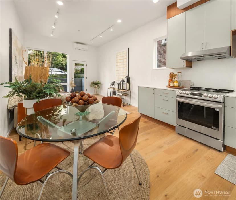 Property photo for 627 13th Avenue E, Seattle photo 6