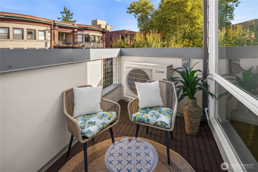 Property photo for 627 13th Avenue E, Seattle photo 24