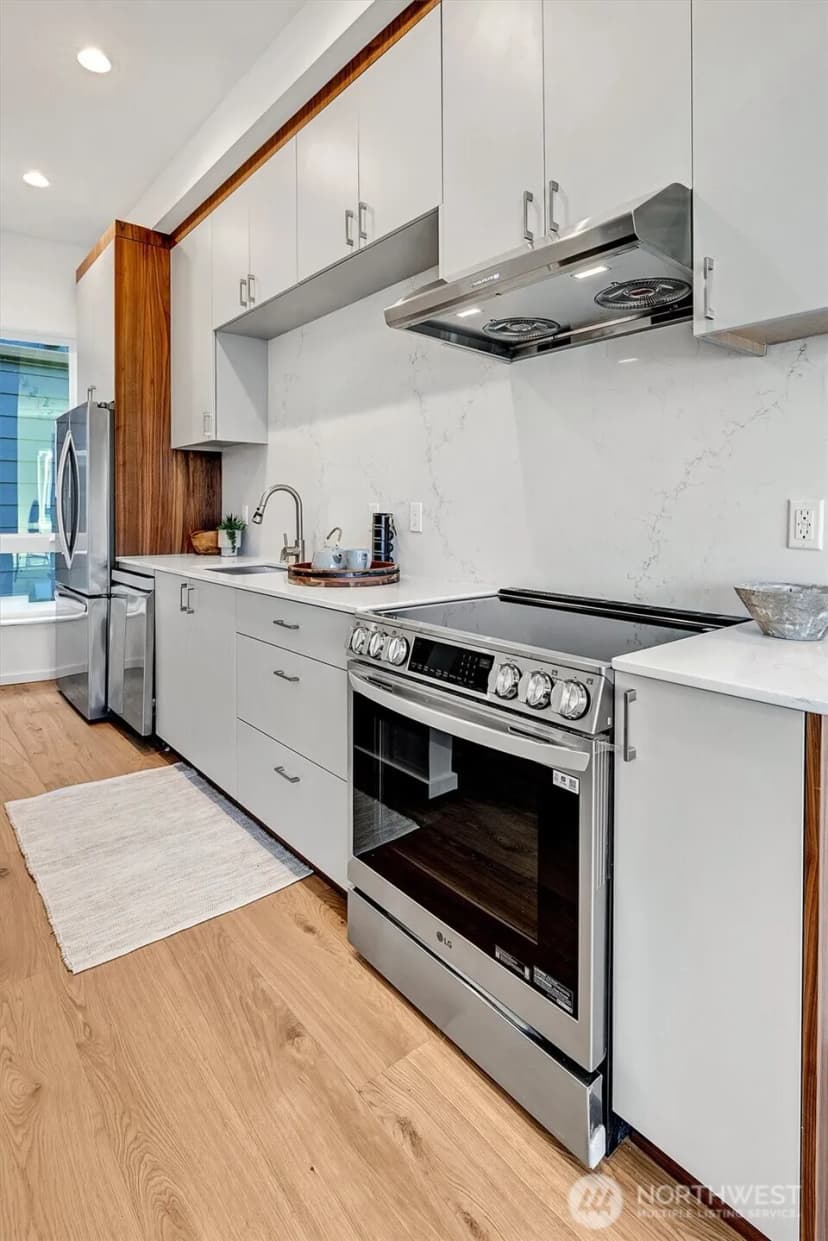 Property photo for 1227 E Roy Street, Seattle photo 17