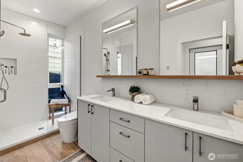 Property photo for 1227 E Roy Street, Seattle photo 25