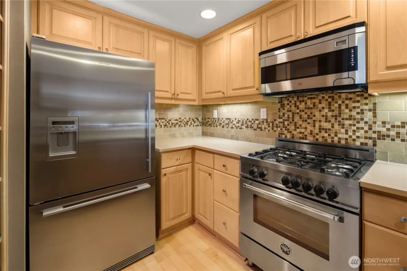 Property photo for 3300 Meridian Avenue N #302, Seattle photo 8