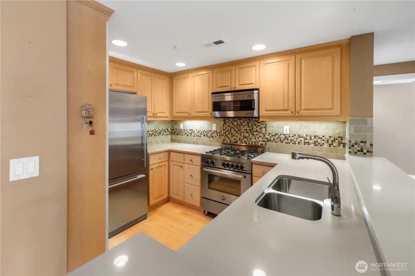 Property photo for 3300 Meridian Avenue N #302, Seattle photo 7