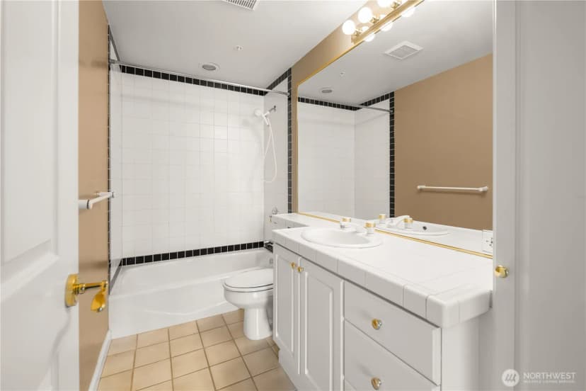 Property photo for 3300 Meridian Avenue N #302, Seattle photo 22