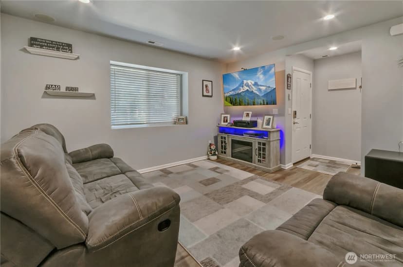 Property photo for 5715 Vermont Avenue Se, Lacey photo 5