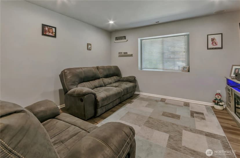 Property photo for 5715 Vermont Avenue Se, Lacey photo 6