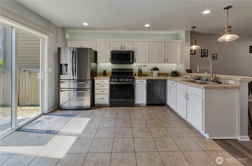 Property photo for 5715 Vermont Avenue Se, Lacey photo 9