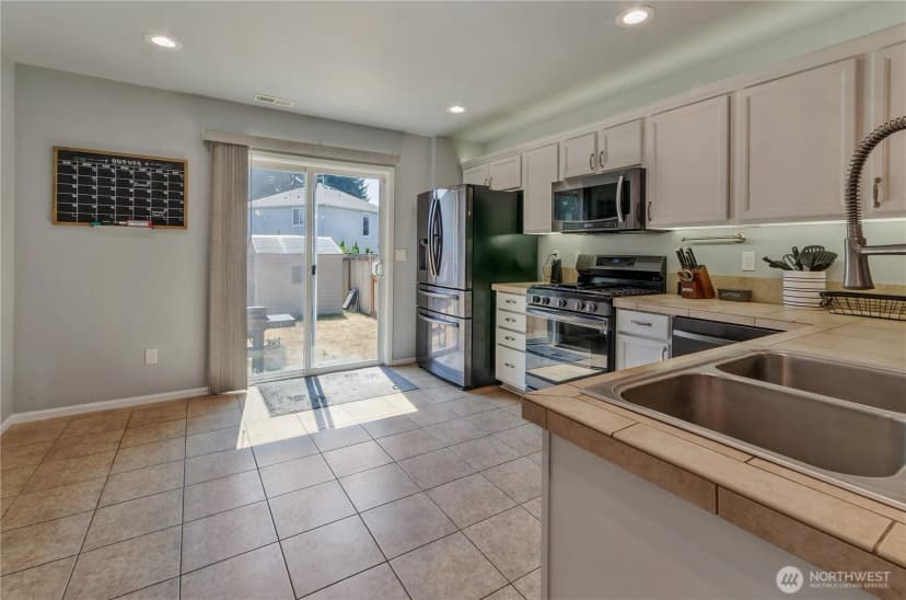 Property photo for 5715 Vermont Avenue Se, Lacey photo 8