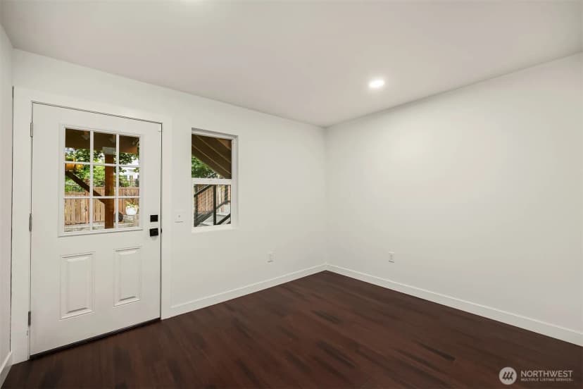 Property photo for 1542 10th Place N, Edmonds photo 23